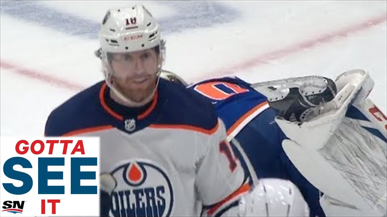 Vidéo: James Neal HUMILIE le DG des Flames....