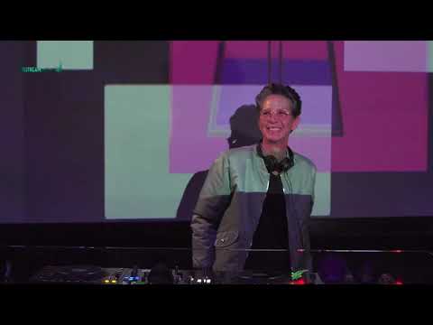 Garry Klein w/ DJ Noé & VJ TPS Nostromo