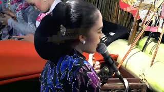 Download lagu NI ELISHA ORCARUS, SEMAKIN MAHIR DAN SEMAKIN RUNTUT DALAM MEMAINKAN WAYANG KULIT mp3 Download lagu NI ELISHA ORCARUS, SEMAKIN MAHIR DAN SEMAKIN RUNTUT DALAM MEMAINKAN WAYANG KULIT mp3