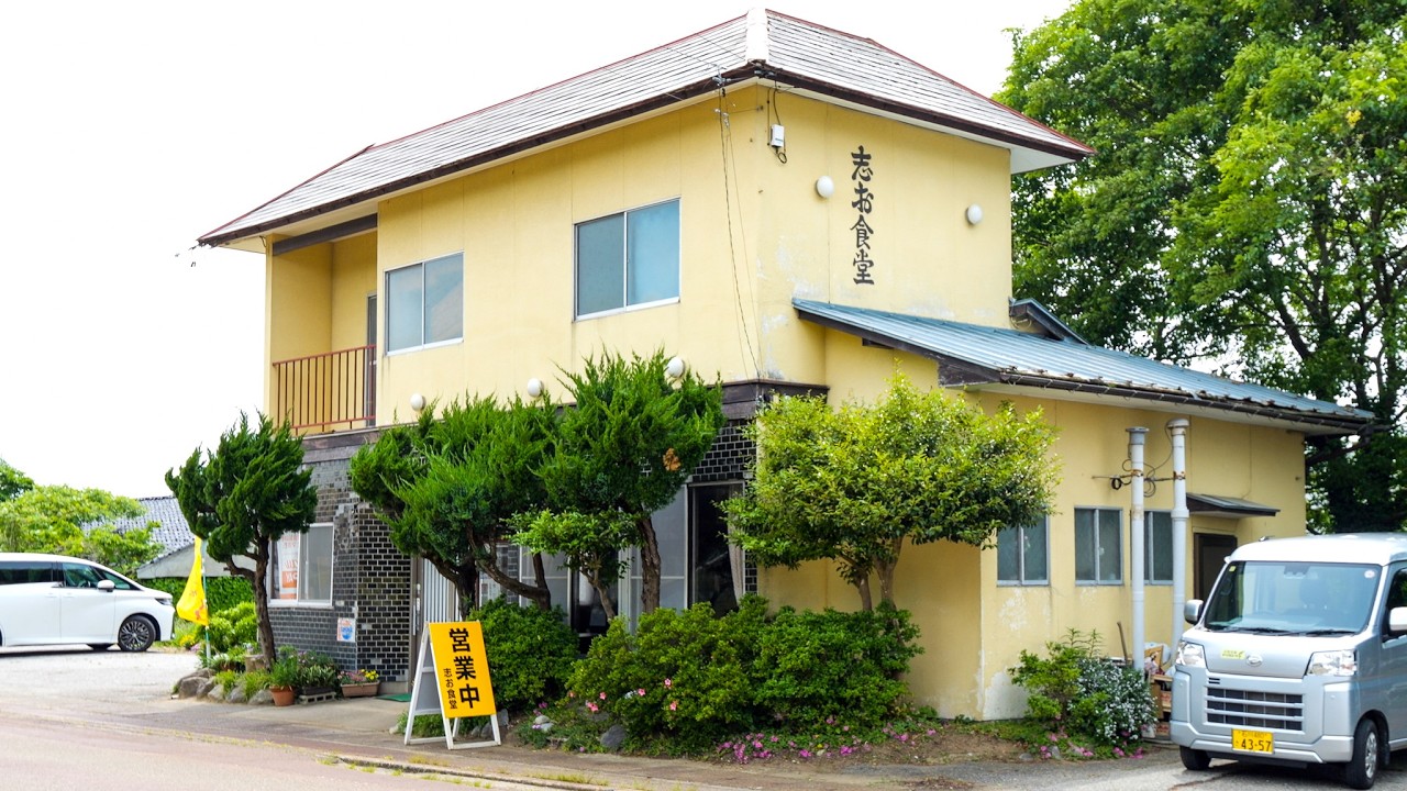 普通の家かと思ったら重量級オムライス焼めしカツ丼が出てくる大衆食堂丨北陸グルメ４選