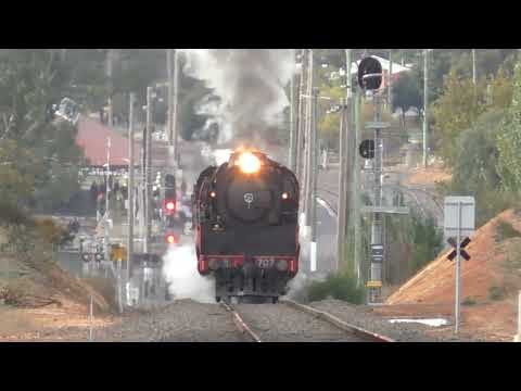 A Steam Train Approaches!  R707 and the return of The Grainlander.  8/5/2022