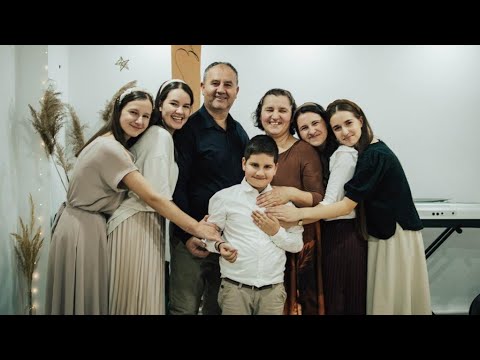 Familia Fundătureanu - Bătea o aripă de vânt