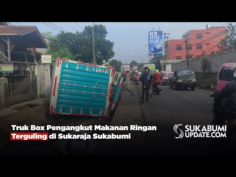 Truk Box Pengangkut Makanan Ringan Terguling di Sukaraja Sukabumi