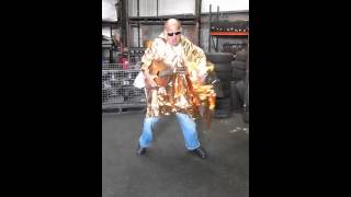 Download lagu Banana Elvis 2 mp3 Download lagu Banana Elvis 2 mp3