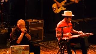 Ben Harper & Charlie Musselwhite "I Dont Belive A Word you Say" Chicago, IL 3/3/13