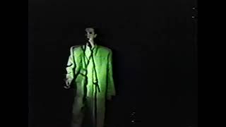 Talking Heads - New York City, New York, USA; August 21, 1983 (Girlfriend Is Better)