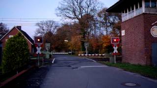 preview picture of video 'Spoorwegovergang Bad Bentheim, Bahnübergang/ Railroad Crossing/ Level Crossing'