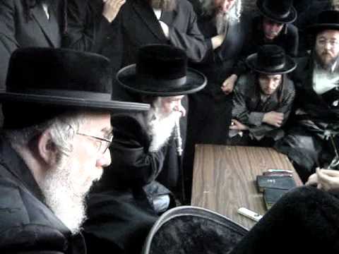 nichum aveilim in kretshnif of the nadvorner rebbe