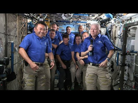 Commander says farewell to Space Station