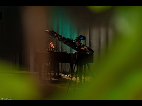 Helin-Mari Arder "Voolav vesi"