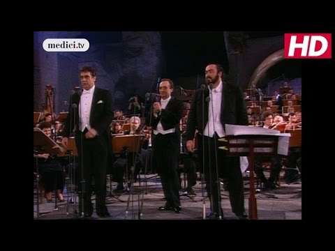 The Three Tenors (Carreras, Domingo, Pavarotti) - Medley: "Ochi Chernye"/"Caminito"/"La vie en rose"