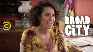 Broad City - Exclusive - Meet Ilana