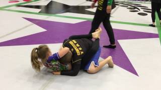 [問卦] 男女混合格鬥 男生是不是不一定強？