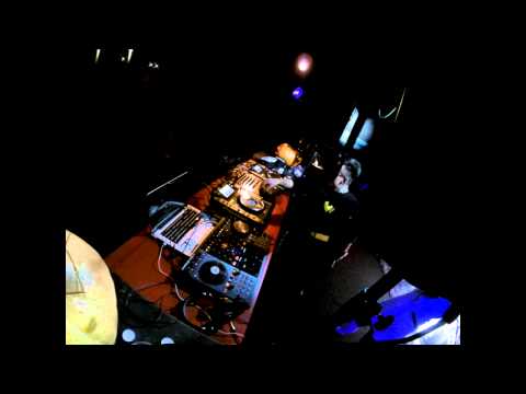 Atomic Hooligan & Vanilla Skillz @ Vagonka_31.10.14