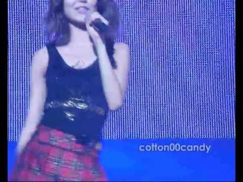 SNSD - Kissing you Sooyoung SMTOWN PARIS'11 [fancam]