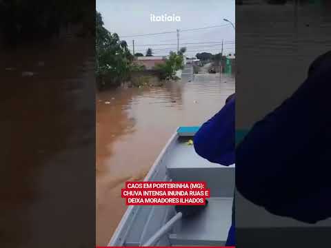 CAOS EM PORTEIRINHA-MG: CHUVA INTENSA INUNDA RUAS E DEIXA MORADORES ILHADOS