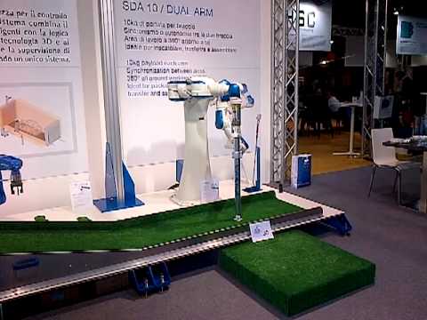 2013 Yaskawa Golf Roboter @ SPS/IPC/Drives Italia (by profichipV)