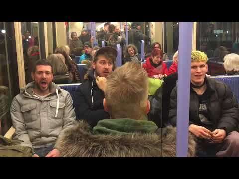 Spontaner Flashmob in der Stuttgarter Straßenbahn