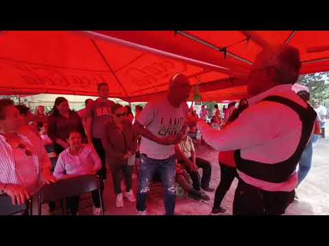 Fieles tocan la reliquia de San Pedro Esqueda en el Rancho La Jara | San Juan de los Lagos