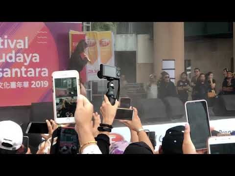 Konser  Zaskia gotik