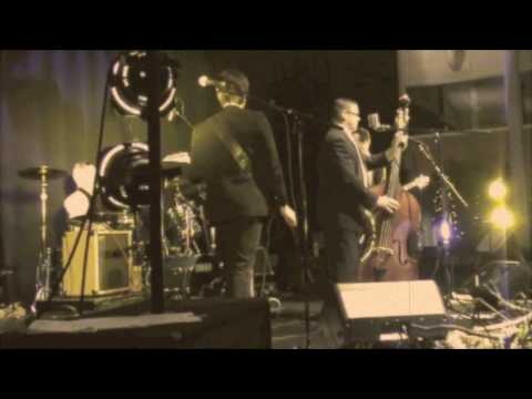 Scoogie Bros - Me täällä rokataan