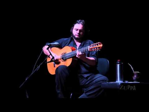 Yamandu Costa toca "Samba Pro Rapha" de Yamandu Costa - Zuppa Filmes