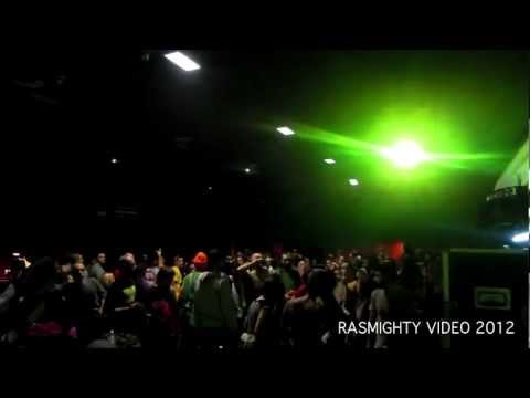 DreadLionHiFi plays Moa Anbessa (Italy)