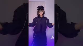 腹チラエロすぎでしょ！！しかもスタイルいいし、、 #shorts