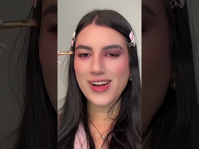 Vídeo relacionado con CHSYOO manto con capucha blanco capa larga con capucha para disfraces de Halloween fiesta bruja vampiro vampiro cosplay disfraces