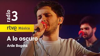 A Lo Oscuro Lyrics English Translation