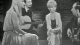 Peter, Paul and Mary &amp; Petula Clark - Cache Cache It&#39;s raining (live in France, 1965)