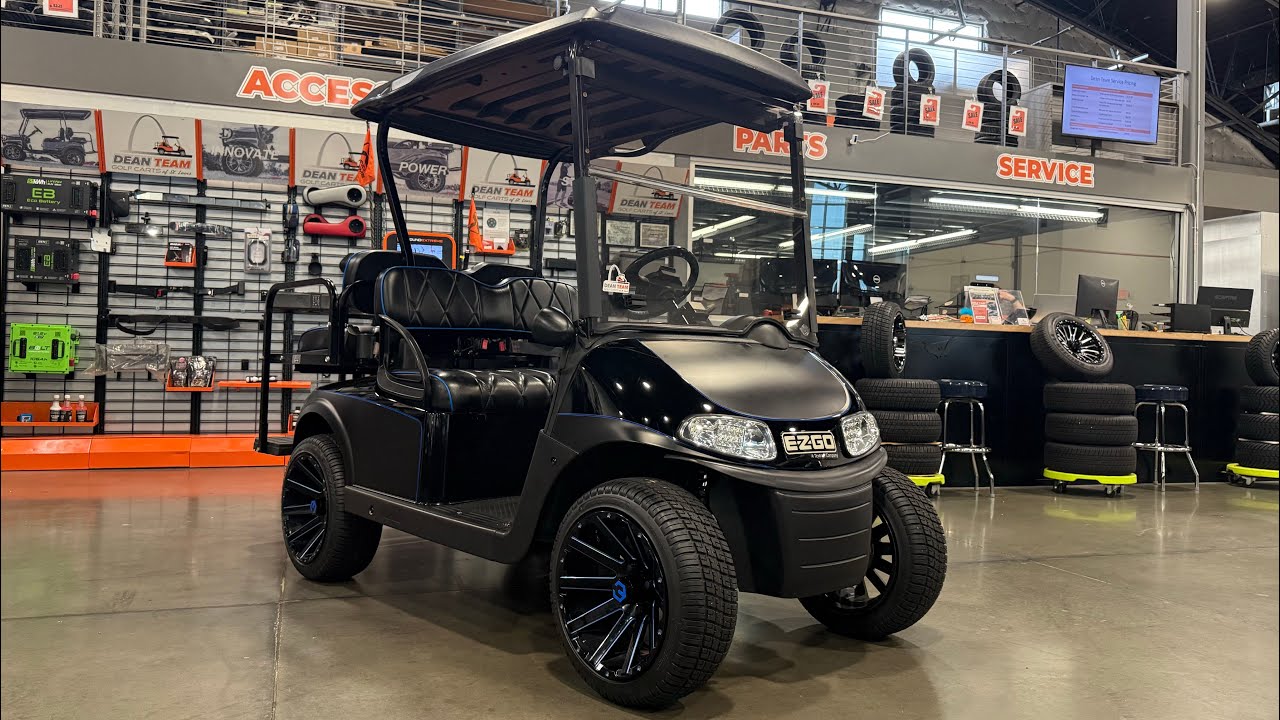 2017 E-Z-GO RXV Golf Car
