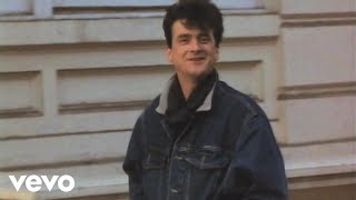 Les McKeown - She&#39;s A Lady (Official Video) (VOD)