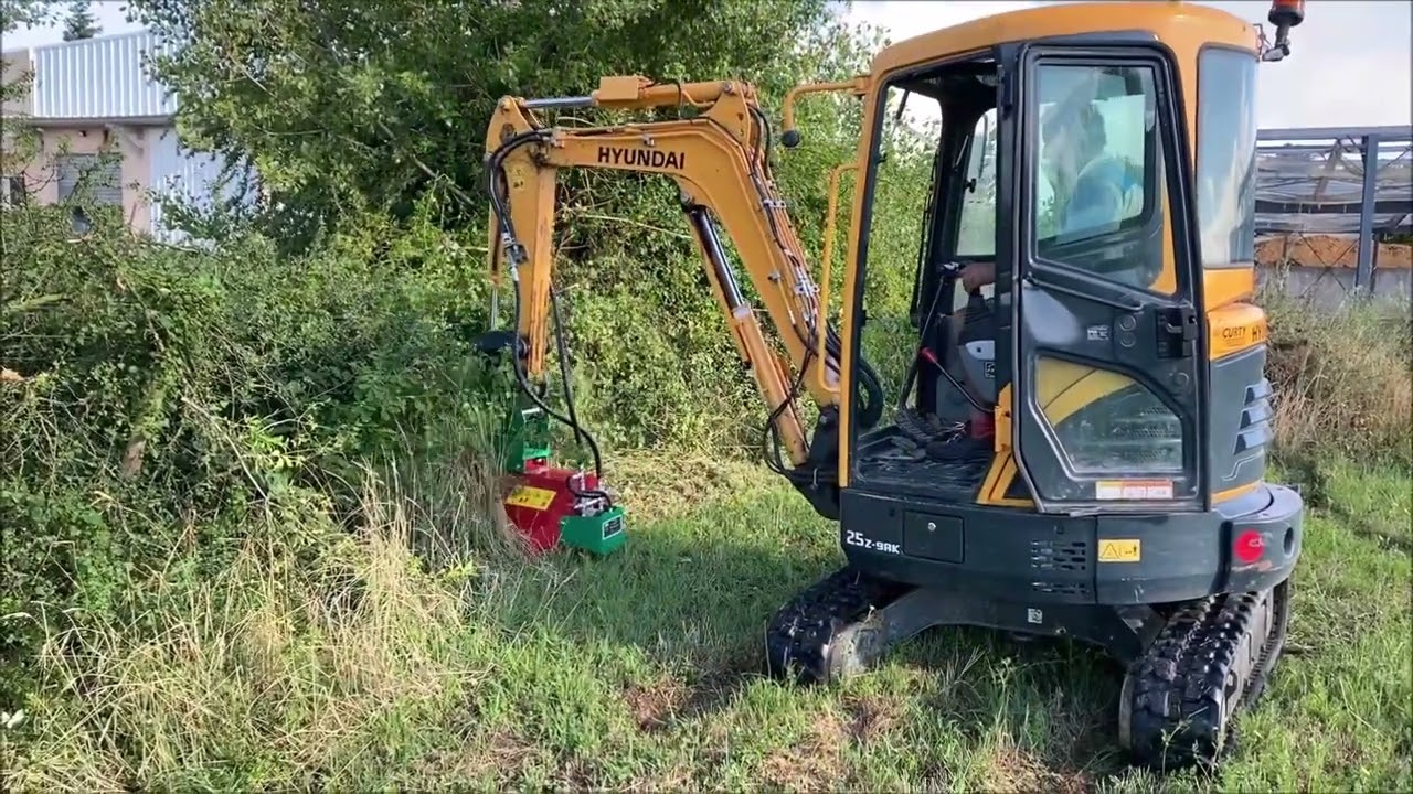Broyeur forestier TAR80 robuste MARY AGRI sur Mini Pelle HYUNDAI 25Z-9AK 👍🤩