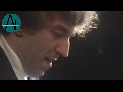 Vladimir Ashkenazy: Beethoven - Piano Sonata in C minor Opus 111