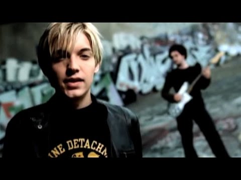 Top 10 Cheesiest One-Hit Wonders of the 2000s