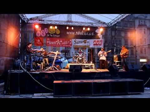 Riddimshot feat. U-cee & G*apeels - (Baltimore Riddim) - Na Ulici Plzeň 2011