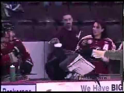 Kondor nie wytrzymał hymnu