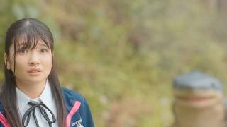 【後ろ！後ろ！】女子高生、まだ“サメ”に気づいてない…／映画『温泉シャーク2 九州大決戦』予告編