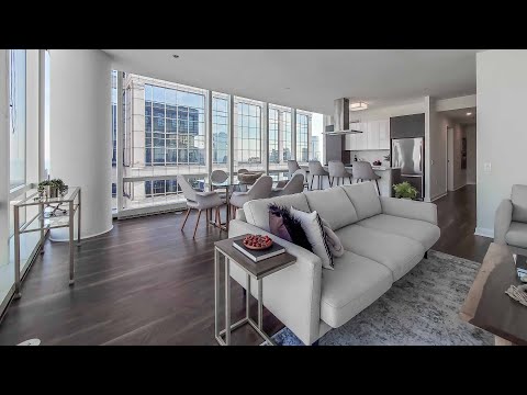 A 3-bedroom, 3-bath #5706 on the Loop / River North border at OneEleven