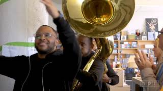 The Roots - Happy Birthday (Special NPR Performance)