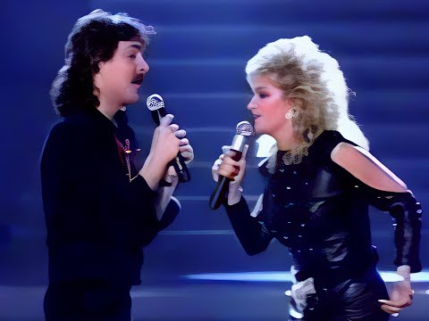 Bonnie Tyler - Total Eclipse Of The Heart - Grammys 1984 [4K]