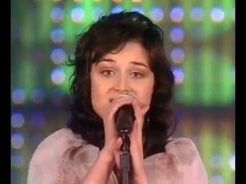 Полина Гагарина "В горнице моей светло", live