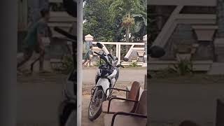 Download lagu orang gila kena mental🤣#shorts mp3