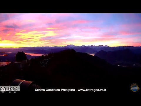 L’alba e il tramonto del 2 febbraio visto dal Campo die Fiori in timelapse