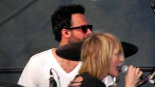 Broken Social Scene - Sentimental X&#39;s [HD] Live at Toronto Island 2010