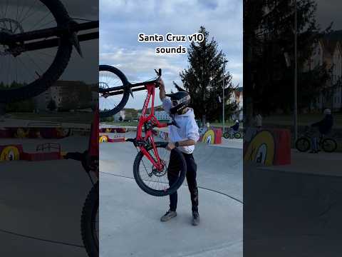 How does the Santa Cruz v10 sound? #mtb #downhill #mountainbike #bike