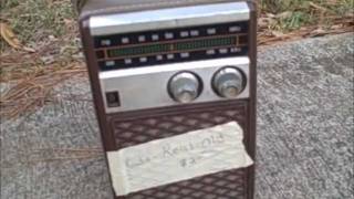 How to make a guitar amp from a hacked radio ~Build a vintage transistor radio guitar amp