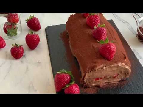 Classic Chocolate and Strawberry Roll Cake, as soft as the ones in the bakery