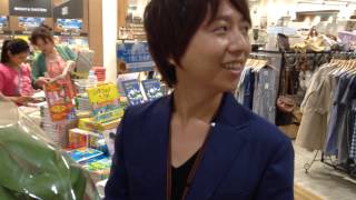 preview picture of video 'Youtubeの女王　松本通子さん　イオンモール水戸内原でサイン会'